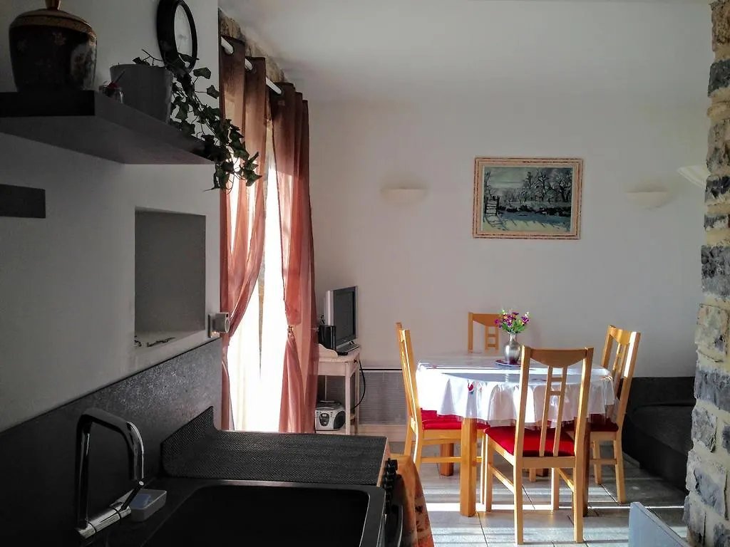 Gite Les Douces Villa Vesseaux 0*,